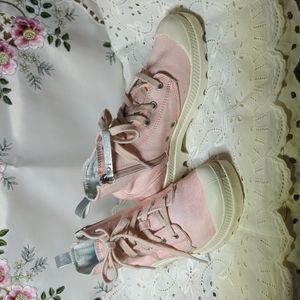 Palladium high top tennis shoes